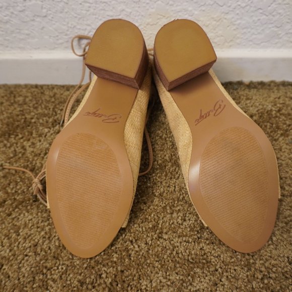 Bettye Heel - Picture 5 of 7